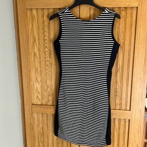 Women's Athleta Mala Black White Sleeveless Dress Striped M Open Back